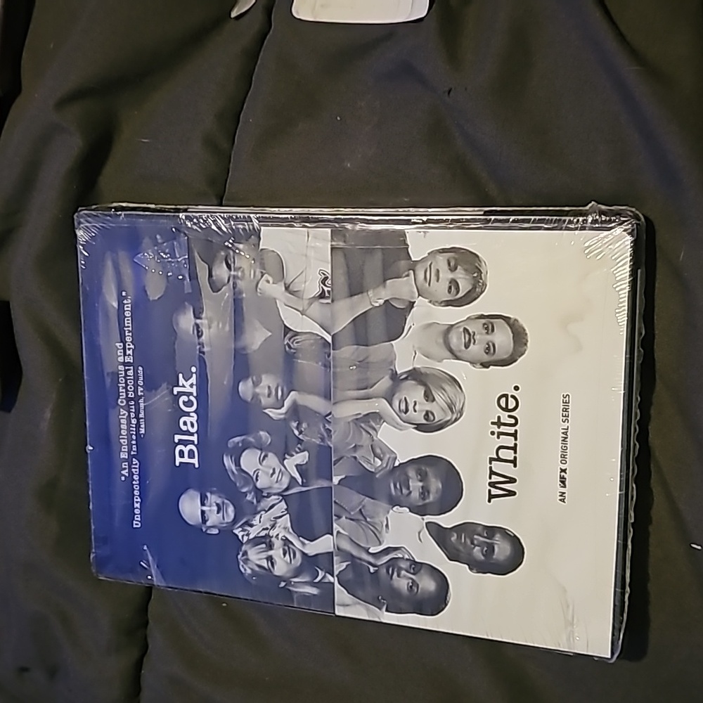 !! DVD Black. White.
